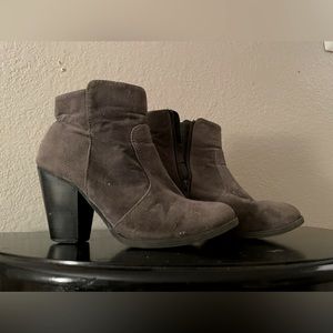 grey booties